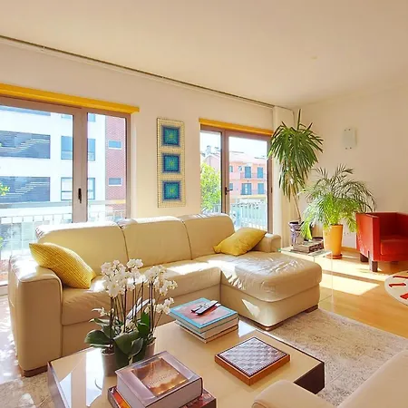 Sunny Flat Lisbon Oeiras Appartamento *